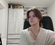 arcanetracer is a 18 year old male webcam sex model.