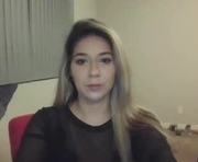 lilylafuente is a 19 year old female webcam sex model.