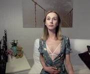 bestzoeyever is a 21 year old female webcam sex model.