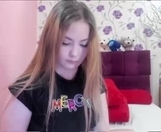 kalindahot is a 21 year old female webcam sex model.