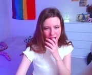 hua_lian is a 19 year old female webcam sex model.