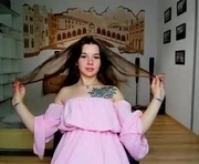 alinameyes is a 21 year old female webcam sex model.