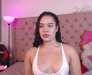 shanellblack is a 19 year old female webcam sex model.