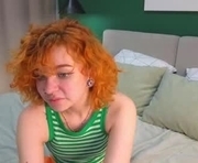 taitduell is a 18 year old female webcam sex model.
