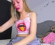 little_tatis is a 21 year old female webcam sex model.