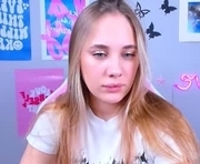 miamilas is a  year old female webcam sex model.