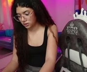 zoe_spencer is a 18 year old female webcam sex model.