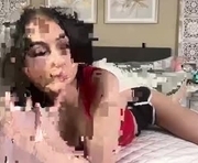 sweetemmiexo is a 18 year old female webcam sex model.