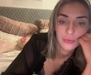 alexagray2003 is a 21 year old female webcam sex model.