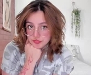 hazelbrownn23 is a 21 year old female webcam sex model.