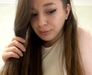 vellarecupero is a 18 year old female webcam sex model.