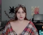 crystal__chris is a 22 year old female webcam sex model.