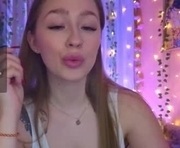 tease_mee_now is a 21 year old female webcam sex model.