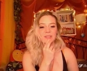 the_a_udacity is a  year old female webcam sex model.