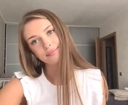 heart_petal is a 19 year old female webcam sex model.