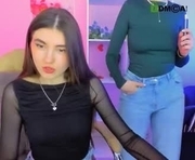 leslie_bird is a  year old couple webcam sex model.