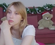 daniella_chavez is a 18 year old female webcam sex model.