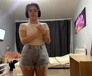 lieselottewolfenbarger is a 18 year old female webcam sex model.