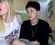 zaramontel is a 18 year old couple webcam sex model.