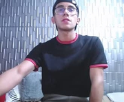 malikgrey is a 18 year old male webcam sex model.