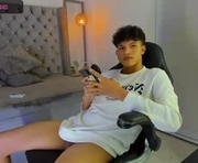 yizus_bonz is a  year old male webcam sex model.