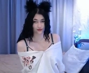 fendiberry is a 19 year old female webcam sex model.