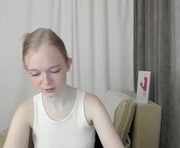 eva4x is a 18 year old female webcam sex model.