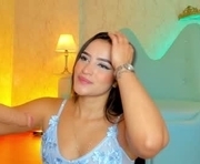 alicekiing is a 20 year old female webcam sex model.
