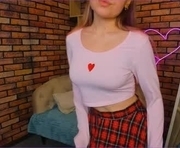 nancy_caroll is a 18 year old female webcam sex model.
