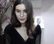 sarah_desire01 is a 22 year old female webcam sex model.