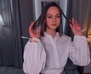 maebulkley is a 18 year old female webcam sex model.