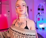 misschloe__ is a 19 year old shemale webcam sex model.