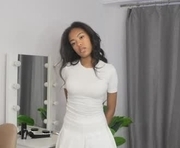 hildahathorne is a 18 year old female webcam sex model.