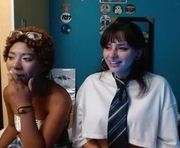addison_7w7 is a 19 year old couple webcam sex model.