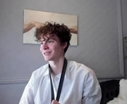tommy_jamm is a 18 year old male webcam sex model.