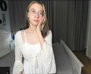 bunnyspark is a 18 year old female webcam sex model.