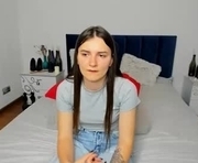 aminadream_ is a 18 year old female webcam sex model.