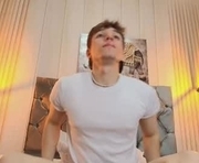 femboy_max is a 20 year old male webcam sex model.