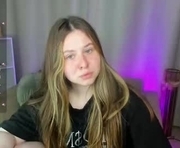 milpopsjumjum is a  year old female webcam sex model.