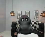 lyarobbie is a 23 year old female webcam sex model.