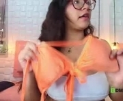 paris_brown07 is a 18 year old female webcam sex model.
