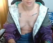 magic_jadee is a 25 year old female webcam sex model.