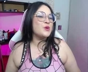 _jadee_p_ is a  year old female webcam sex model.