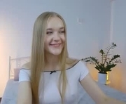 suzipons is a  year old female webcam sex model.