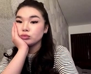 nuluckritz is a 18 year old female webcam sex model.