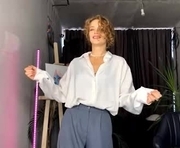 joanniemcgrapth is a  year old female webcam sex model.