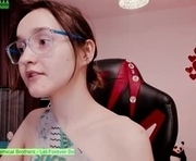 frogessjay is a 99 year old female webcam sex model.