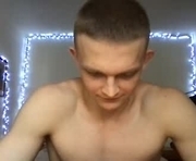 hardandripped is a 25 year old male webcam sex model.