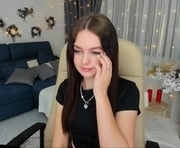 miraclecurly is a 19 year old female webcam sex model.
