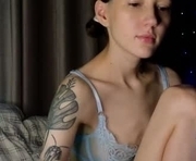bellaward2 is a 26 year old female webcam sex model.